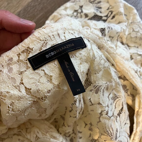 NWOT BCBGMaxAzria Lace Ruffle Top with Tie, Cotton Blend - XS, Cream, Ivory - Picture 6 of 7